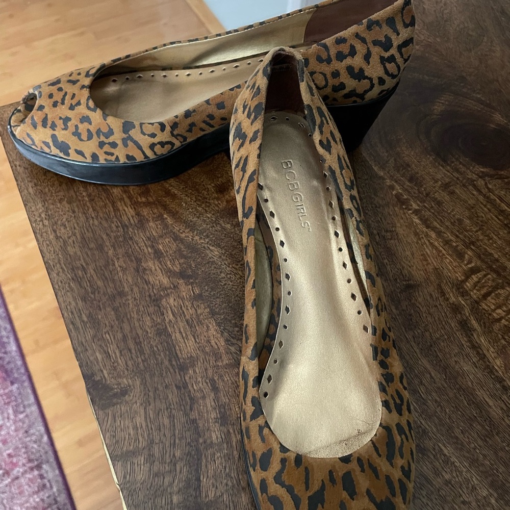 BCBG cheetah print wedges, size 9 1/2